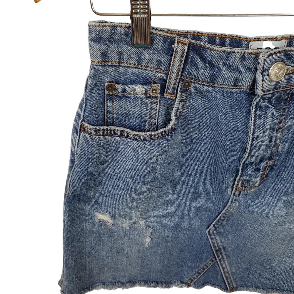 BDG Medium Wash Denim Jean 100% Cotton Mini Skirt Women's Size Small